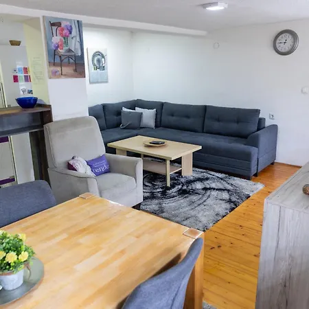 Lejla * 特拉夫尼克